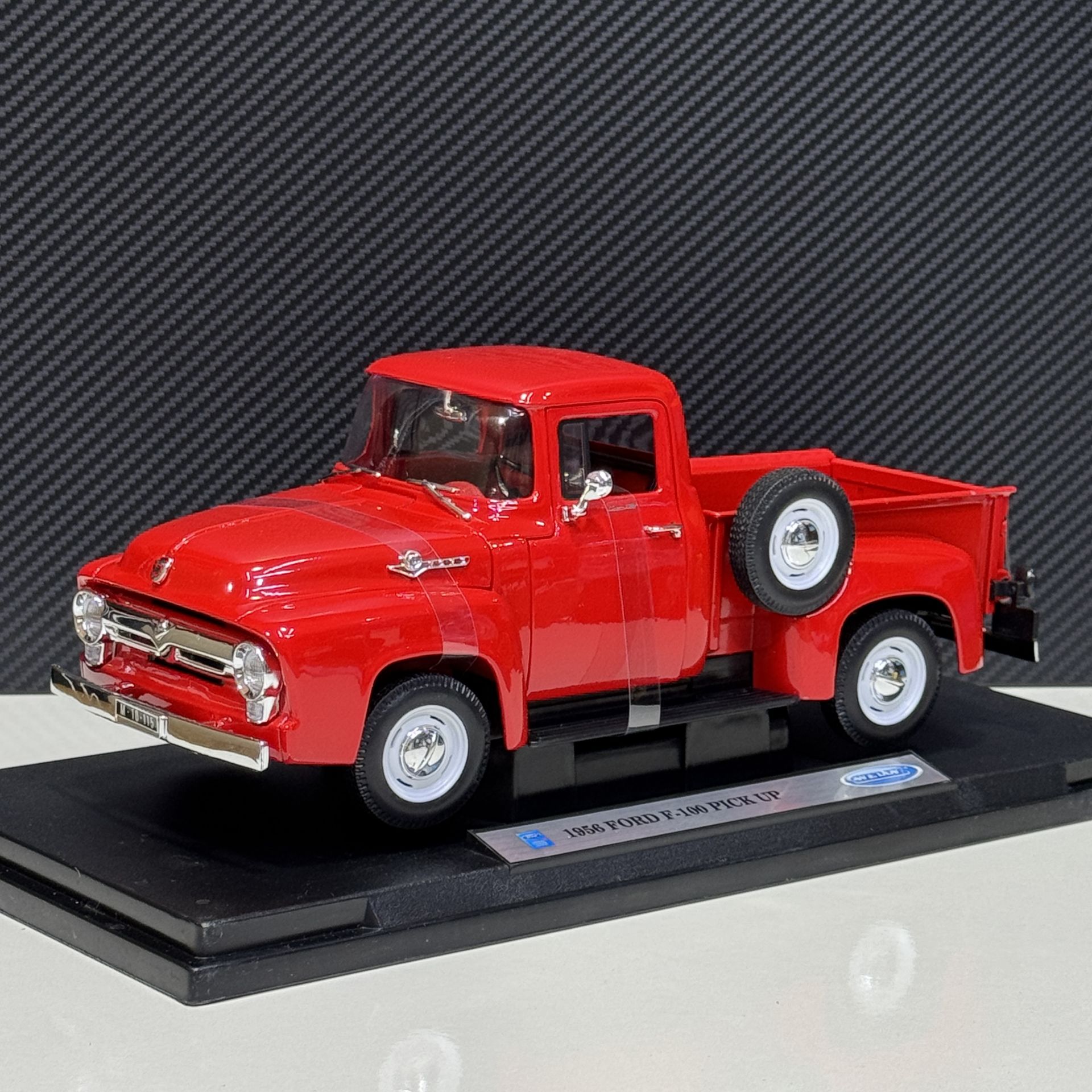 1:18 Ford F-1 Pick Up Truck 1956 - Welly