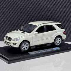 1:18 Mercedes-Benz ML350 Beyaz - Welly