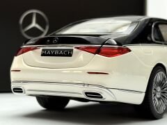 1:18 Mercedes-Maybach S680 4Matic X223 Black/White - Norev