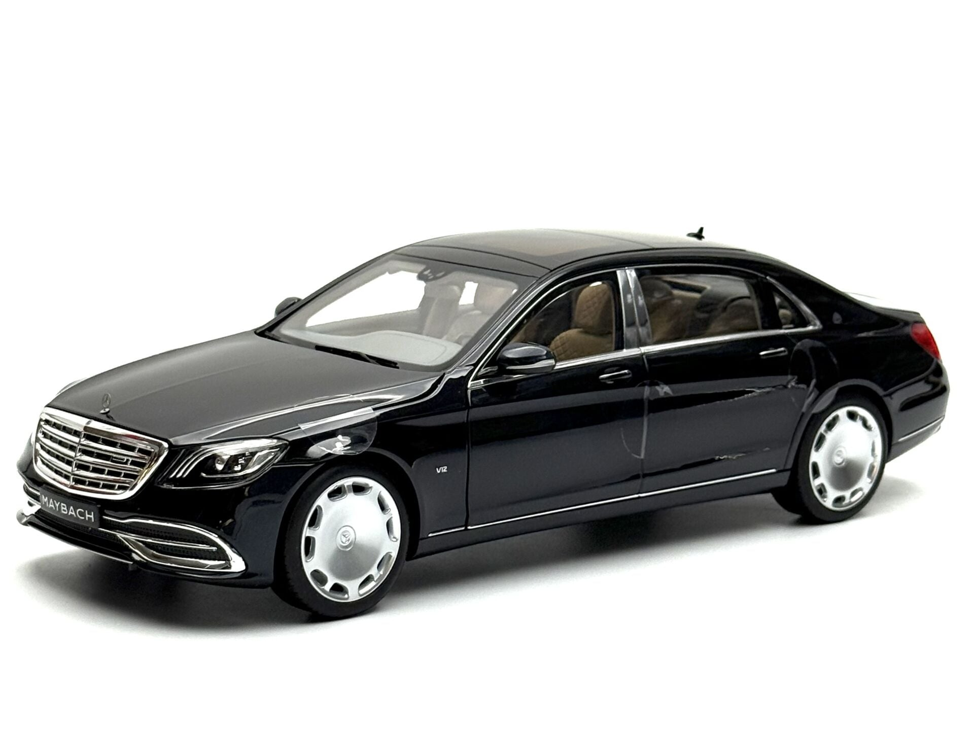 1:18 Mercedes-Maybach S Class S650 X222 Magnetite Black - Norev