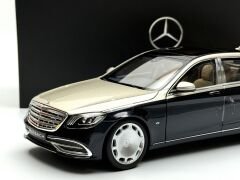 1:18 Mercedes-Maybach S Class S650 X222 Silver Blue - Norev