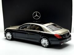 1:18 Mercedes-Maybach S Class S650 X222 Silver Blue - Norev