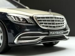 1:18 Mercedes-Maybach S Class S650 X222 Silver Blue - Norev