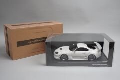 1:18 Toyota Supra JZA80 White IG1352 - Ignition Model