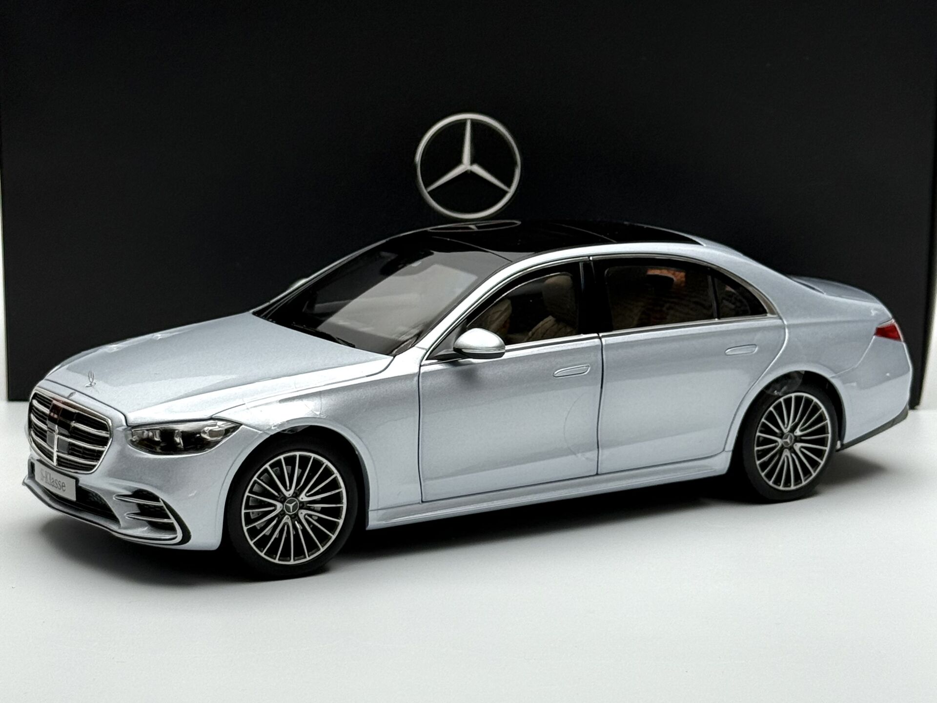1:18 Mercedes-Benz S Class W223 AMG Line High Tech Silver - Norev