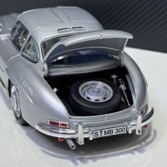 1:18 Mercedes-Benz 300SL Gullwing 1954 Silver - Schuco
