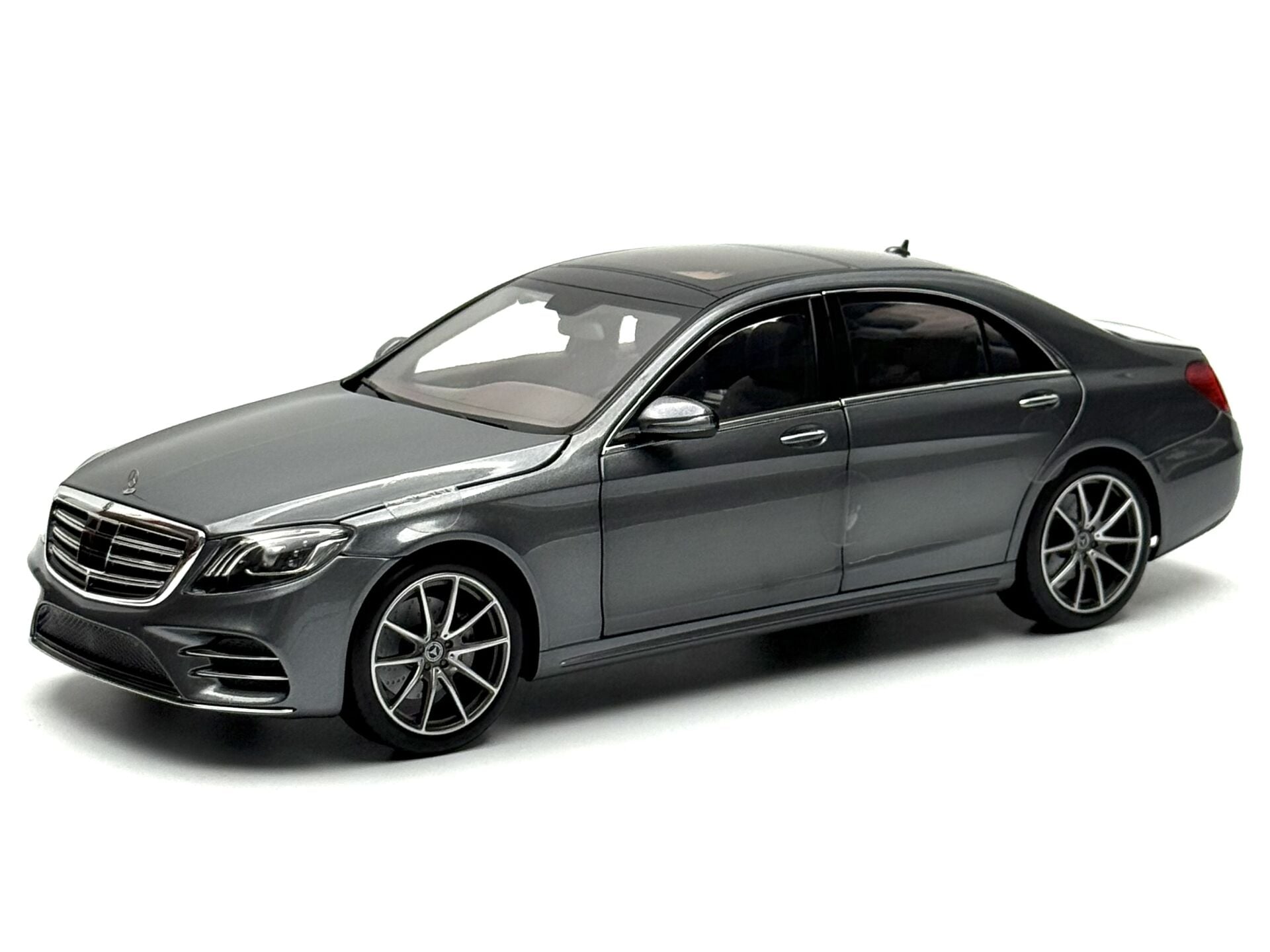 1:18 Mercedes-Benz S Class W222 Facelift MOPF Selenite Grey -Norev Dealer