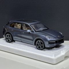 1:18 Porsche Cayenne Turbo S 2017 Blue Metallic - Minichamps