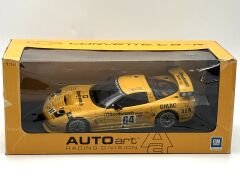 1:18 Corvette C5-R 2001 Le Mans GTS 2nd #64 80107 - Autoart
