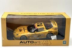1:18 Corvette C5-R 2001 Daytona Class Winner #2 80106 - Autoart