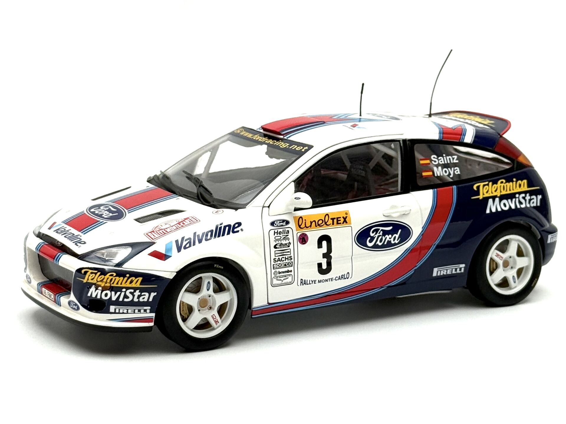 1:18 Ford Focus WRC Monte Carlo Rally 2001 Sainz #3 80111 - Autoart