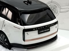 1:18 Land Rover Range Rover Discovery SV 2022 White - LCD