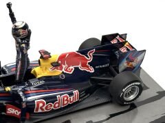 1:18 Red Bull Racing RB6 Sebastian Vettel Brazilian GP Winner - Minichamps