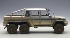 1:18 Mercedes-Benz G63 AMG 6x6 2013 Muddy - Autoart Signature