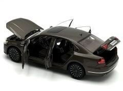 1:18 Volkswagen New Passat 380 TSI Kahverengi - Paudi