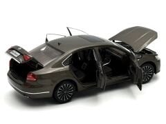 1:18 Volkswagen New Passat 380 TSI Kahverengi - Paudi