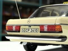 1:18 Mercedes-Benz 200 W123 Taxi Light Ivory 1980 - Norev