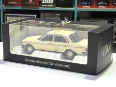1:18 Mercedes-Benz 200 W123 Taxi Light Ivory 1980 - Norev