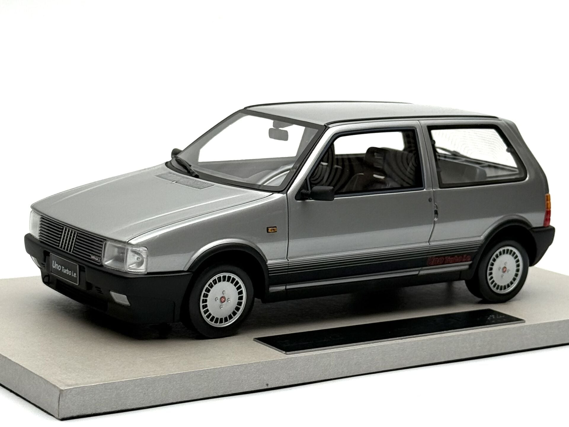 1:18 FIAT Uno Turbo ie 1 Serie 1986 Silver - Top Marques