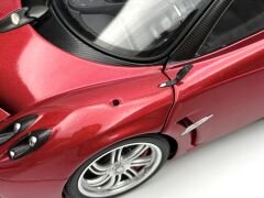 1:18 Pagani Huayra Red Met Black 2012 Diecast 78268 - Autoart