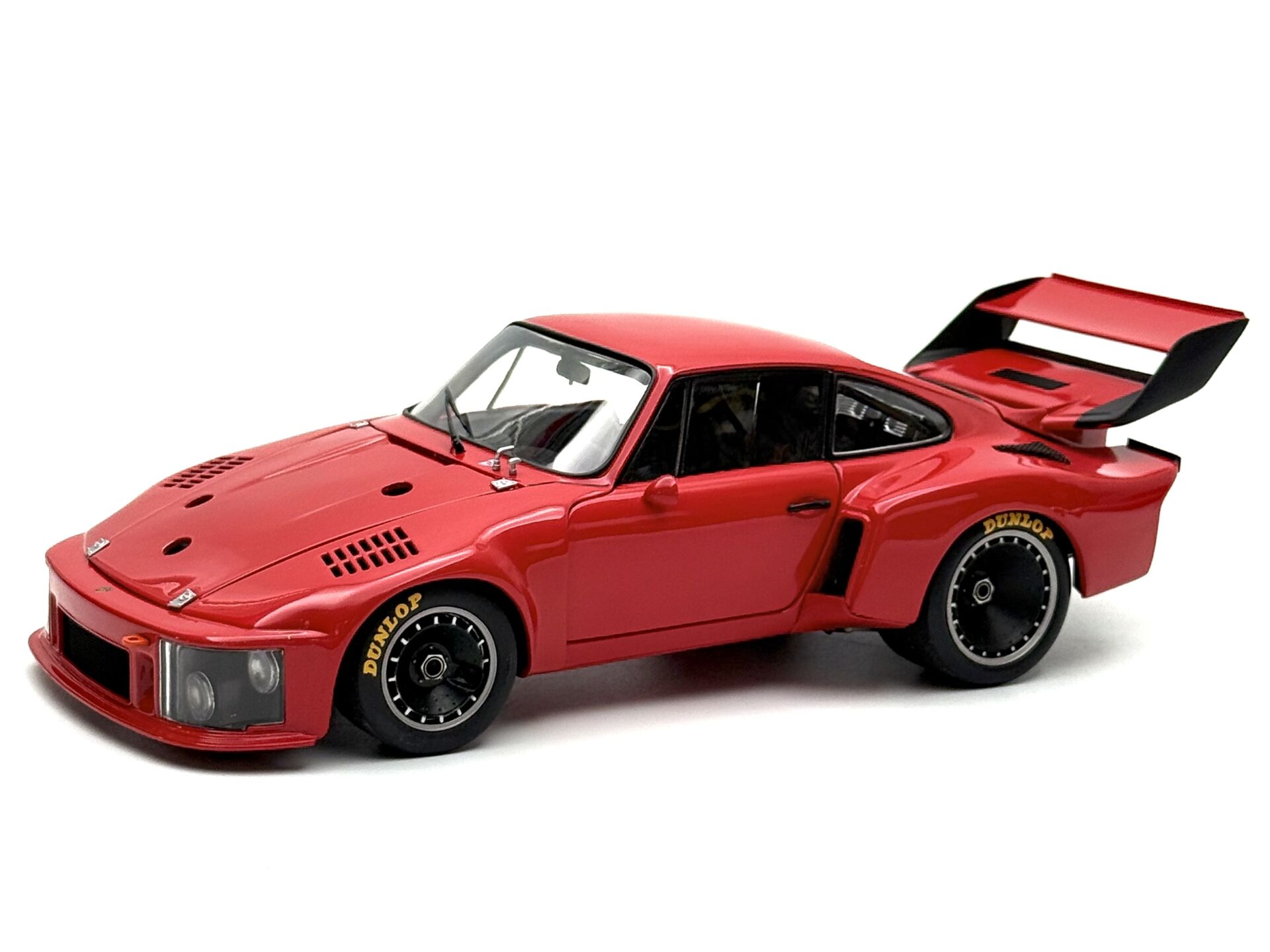 1:18 Porsche 935 Turbo Client Red 1977 - Exoto Racing Legends