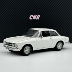 1:18 Alfa Romeo 1750 GTV LHD 1967 White 70101 - Autoart