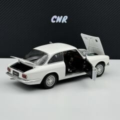 1:18 Alfa Romeo 1750 GTV LHD 1967 White 70101 - Autoart