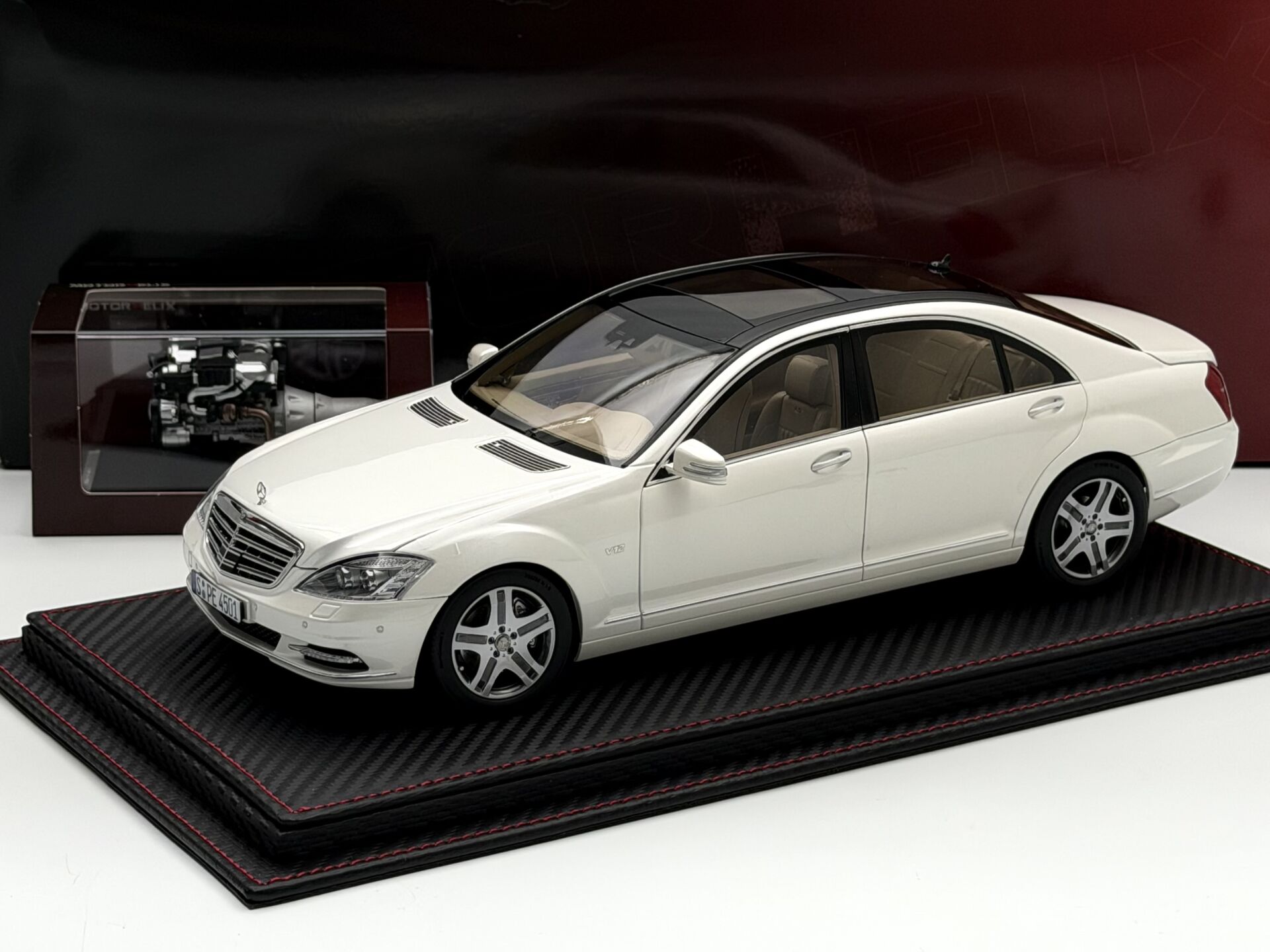 1:18 Mercedes-Benz S600L W221 Diamond White - Motorhelix