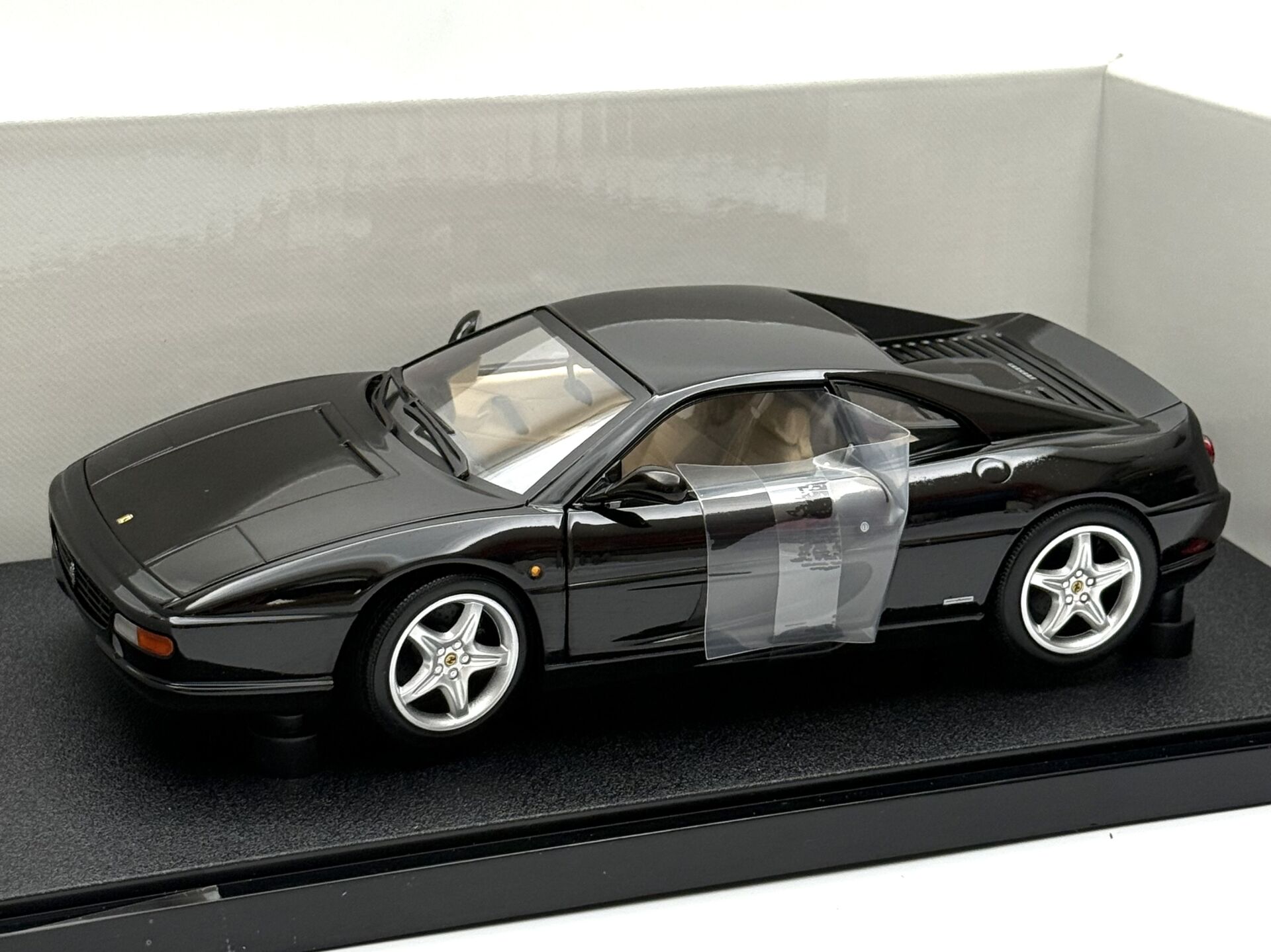1:18 Ferrari F355 Berlinetta 1995 Black - Hot Wheels