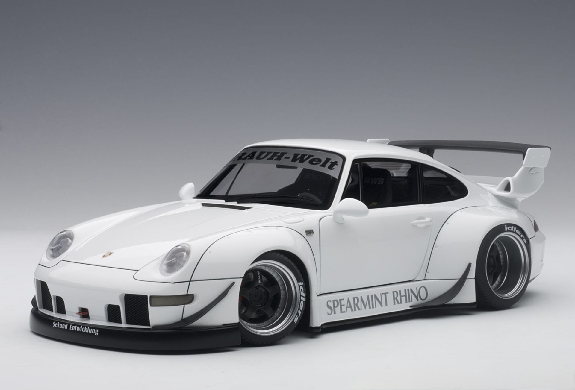 1:18 Porsche 911 993 RWB White - Autoart