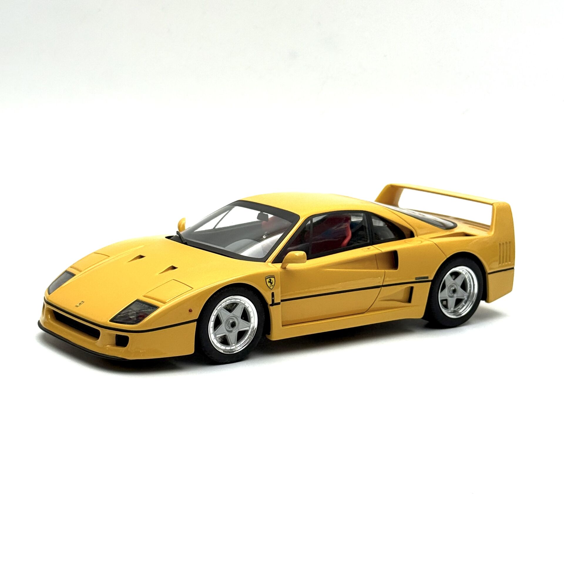 1:18 Ferrari F40 1987 Yellow GT839 - GT Spirit