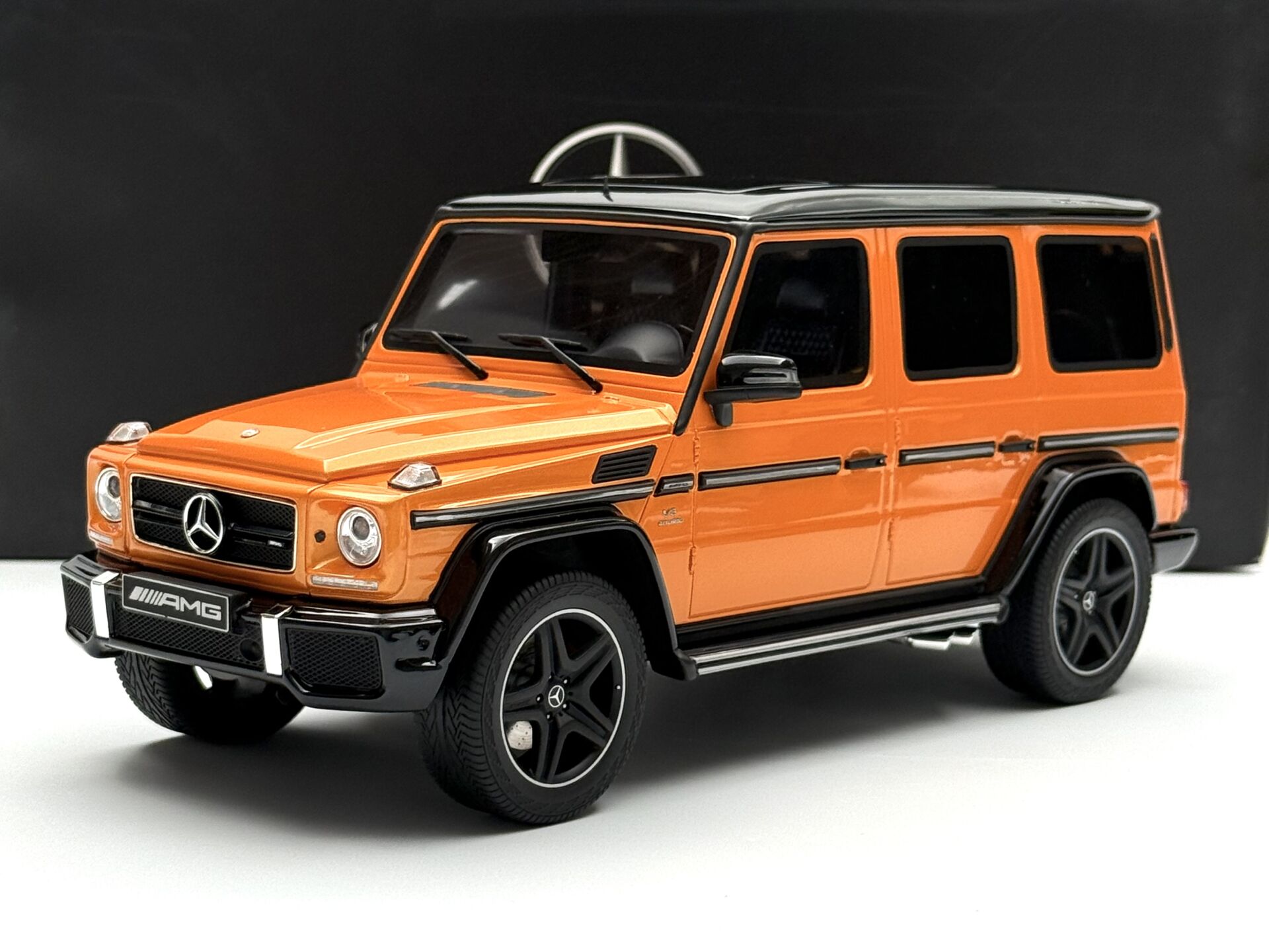 1:18 Mercedes-Benz G63 AMG W463 Crazy Color Edition Orange - GT Spirit