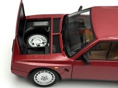 1:18 Lancia Delta S4 1985 Red 74771 - Autoart Signature