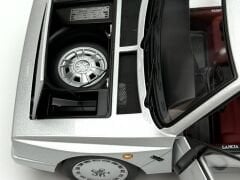 1:18 Lancia Delta S4 1985 Grey 74772 - Autoart Signature