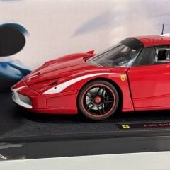 1:18 Ferrari FXX Evoluzione Black Wheels - Hot Wheels Elite