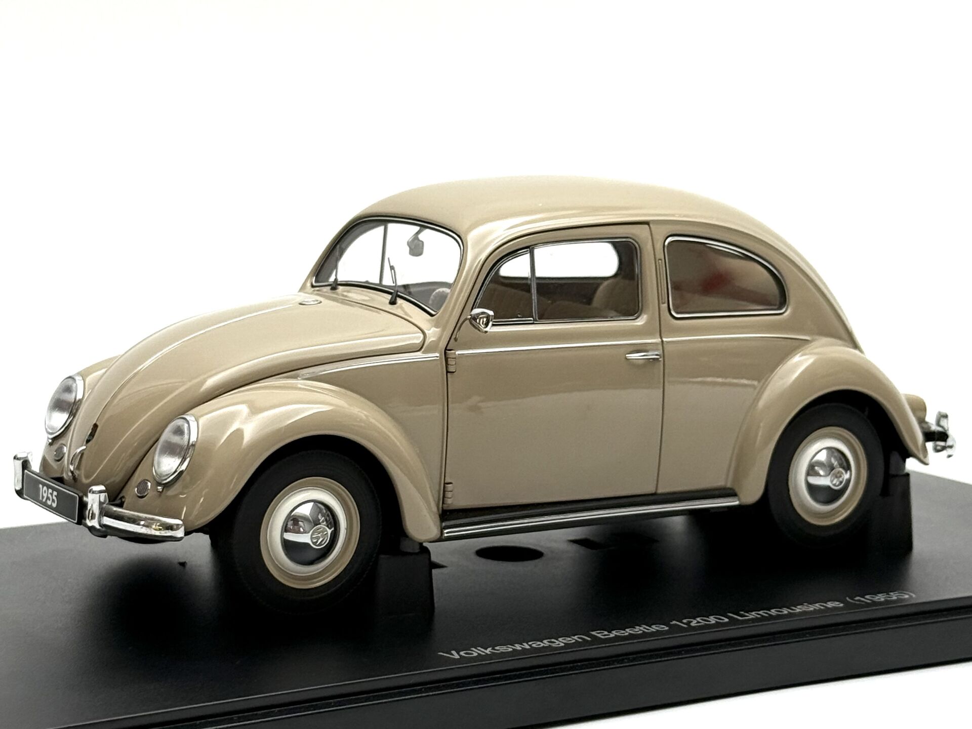 1:18 Volkswagen Beetle 1200 Limousine 1955 Beige 79778 - Autoart