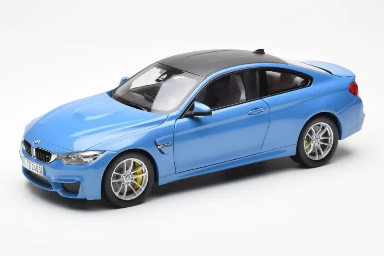 1:18 BMW M4 F82 Coupe Yas Marina Blue 2014 - Paragon