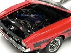 1:18 Ford Mustang Mach 1 Red Fastback 1971 72822 - Autoart