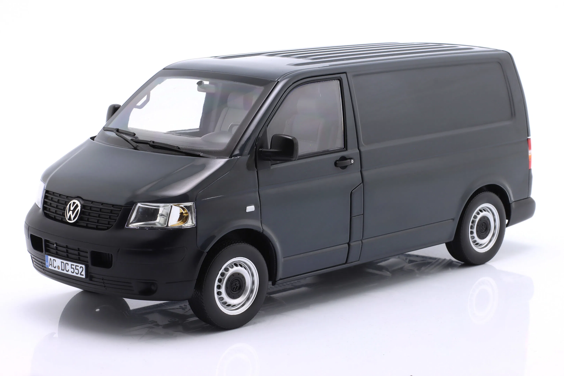 1:18 Mercedes-Benz Transporter T5 Dark Grey - Norev
