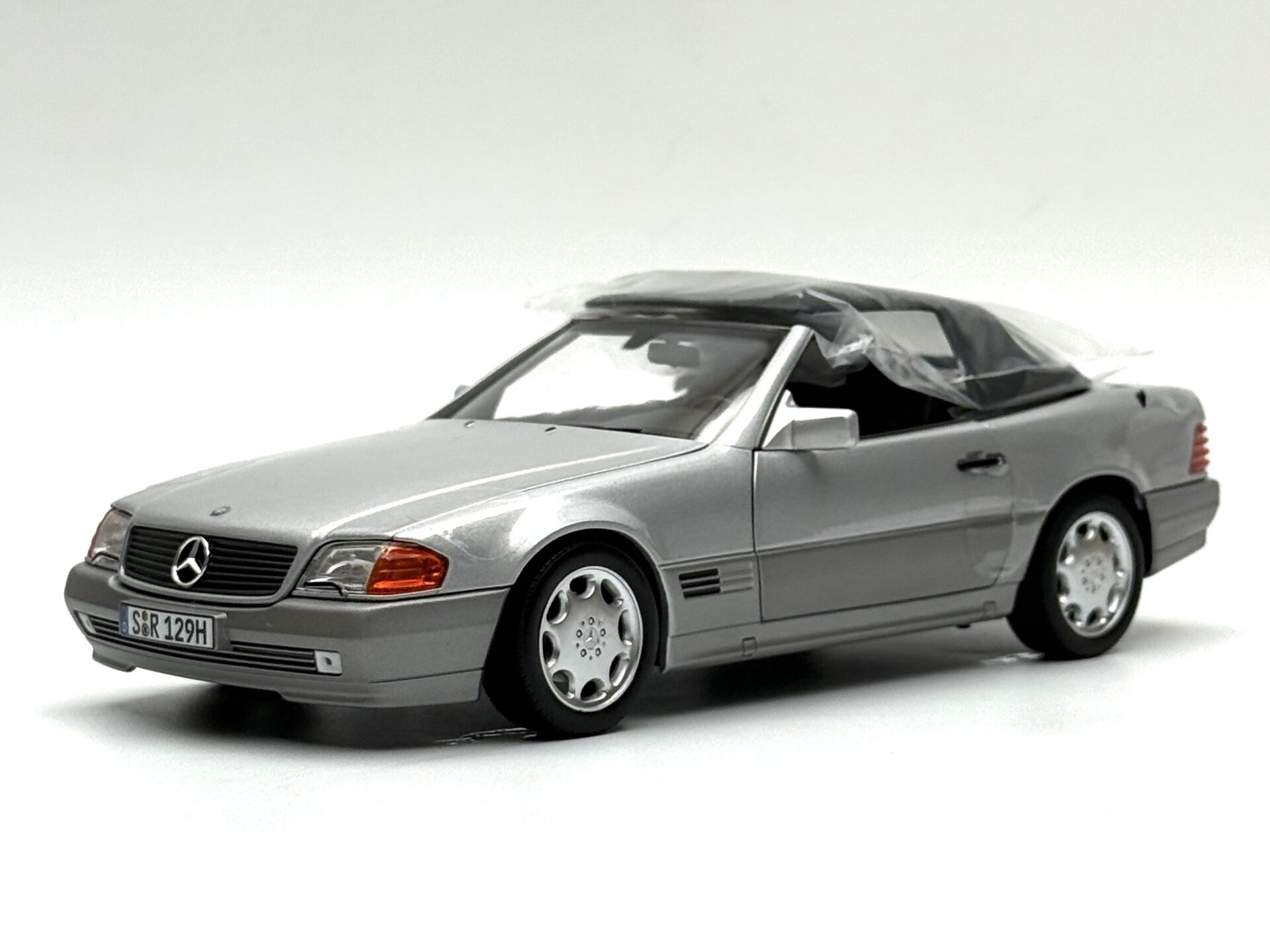 1:18 Mercedes-Benz 500 SL R129 Brilliant Silver - Norev