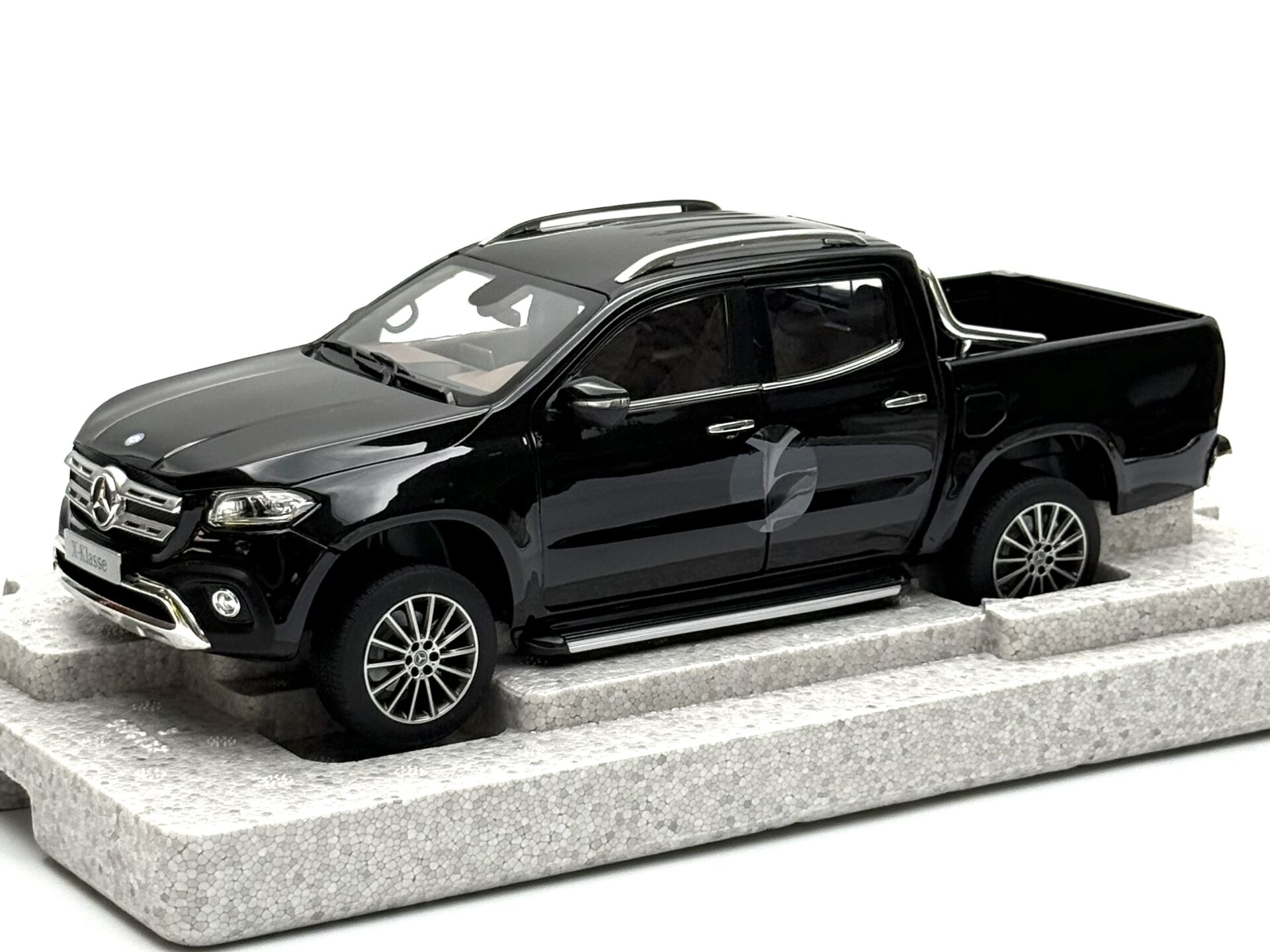 1:18 Mercedes-Benz X Class Pick Up Kabara Black - Norev