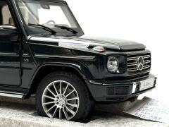 1:18 Mercedes-Benz G Class W463 Emerald Green 2018 - Minichamps