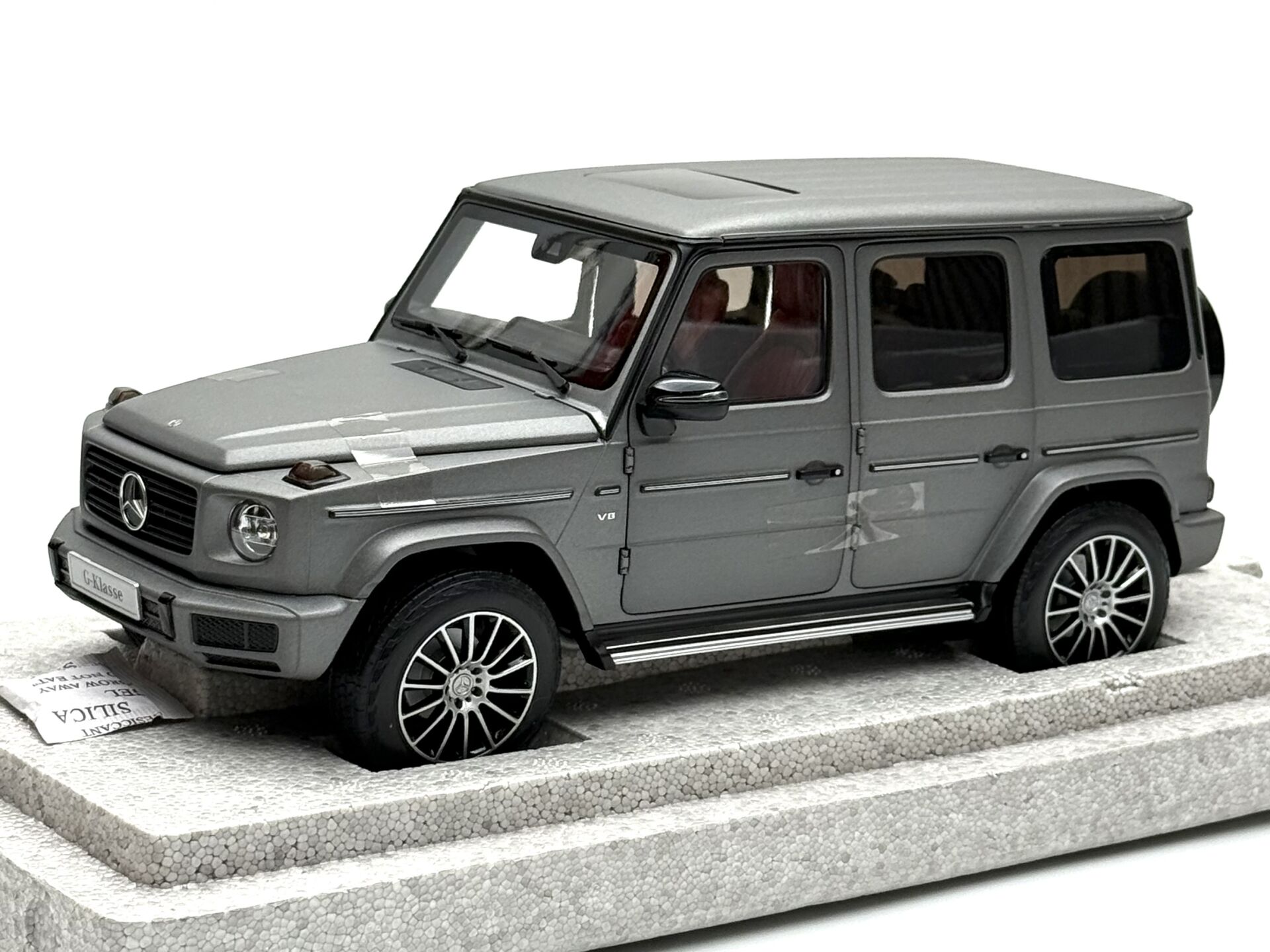 1:18 Mercedes-Benz G Class W463 Designo Magno 2018 - Minichamps