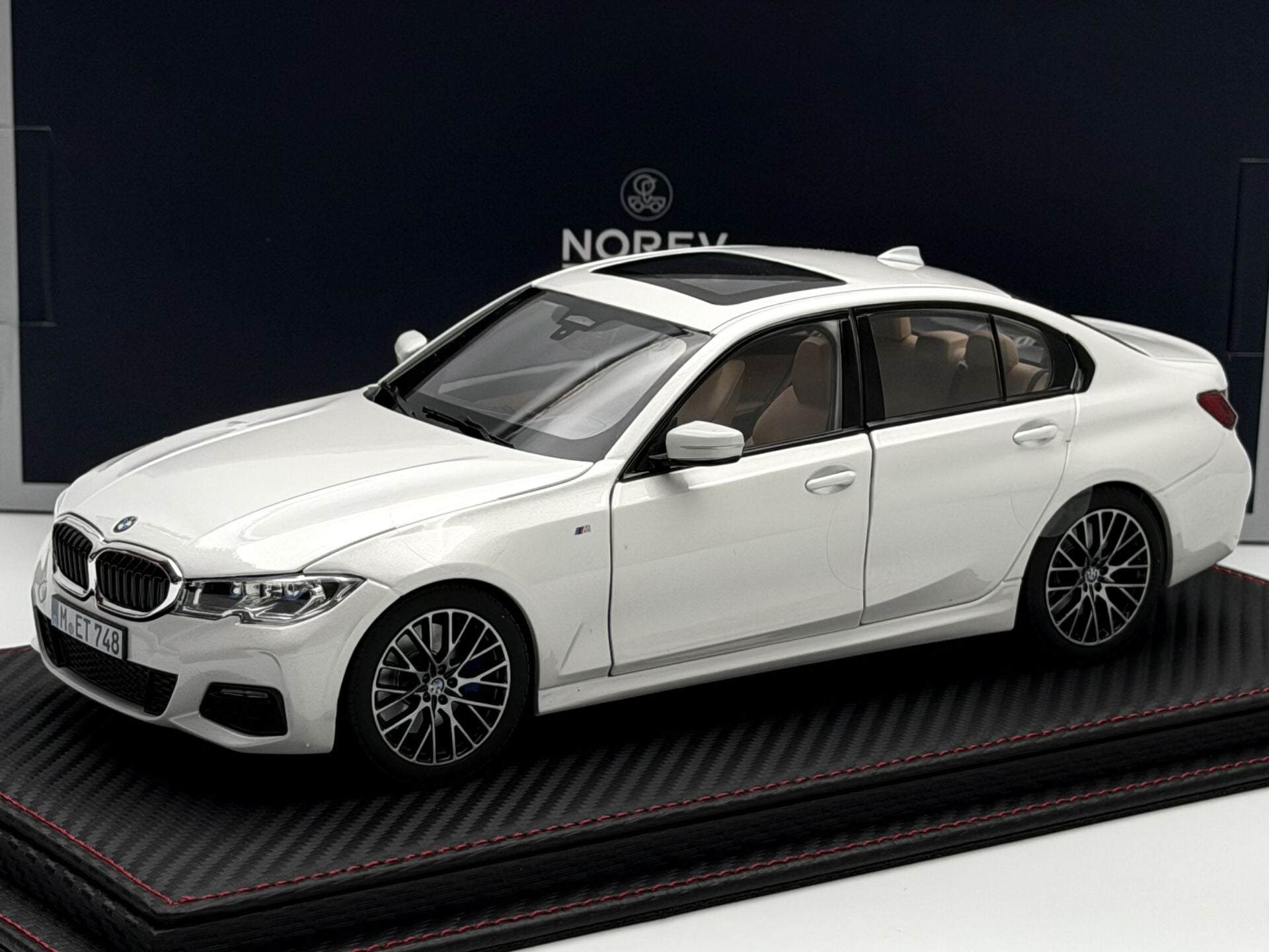 1:18 BMW 330i G20 White 2019 - Norev