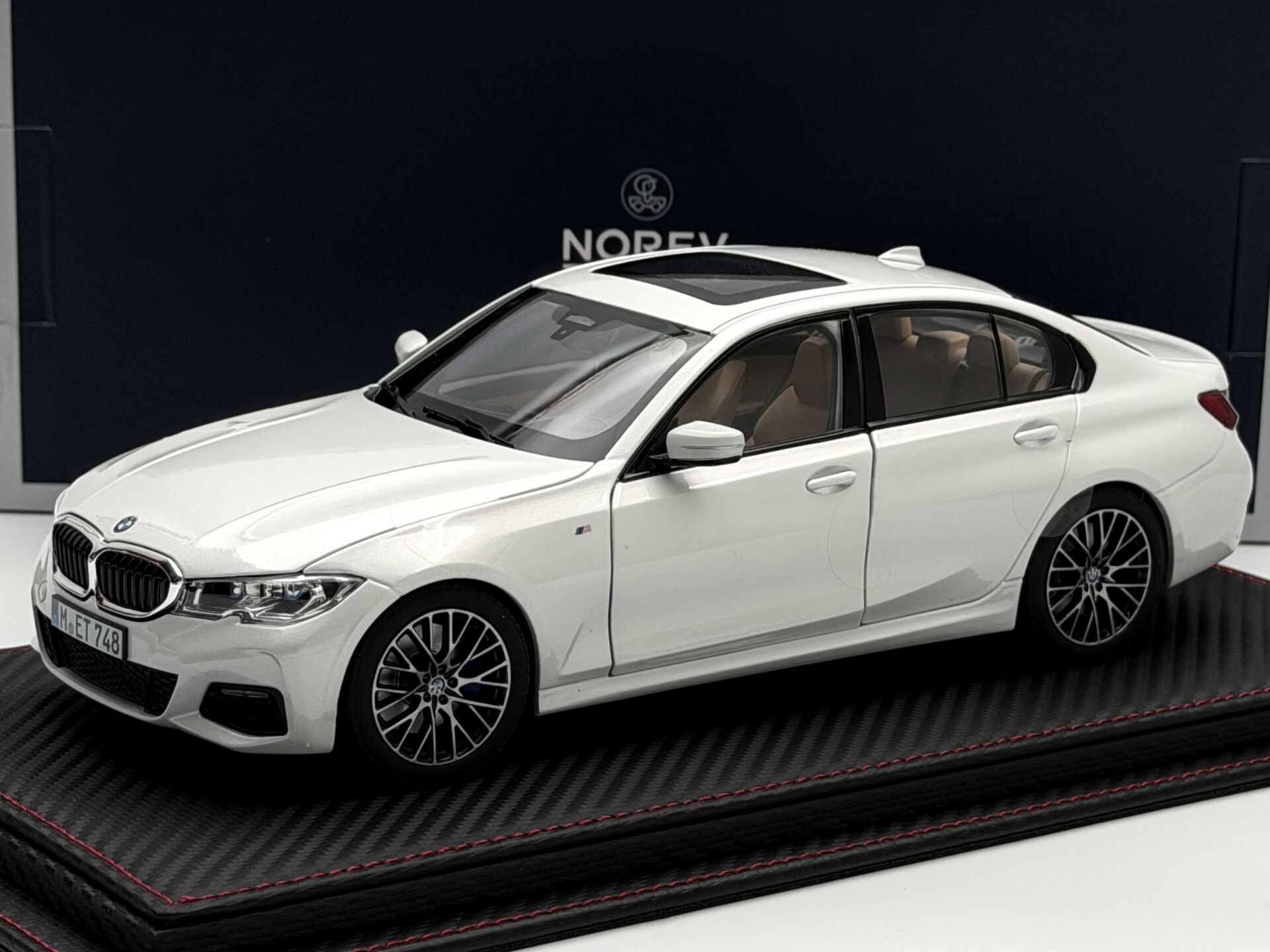 1:18 BMW 330i G20 White 2019 - Norev