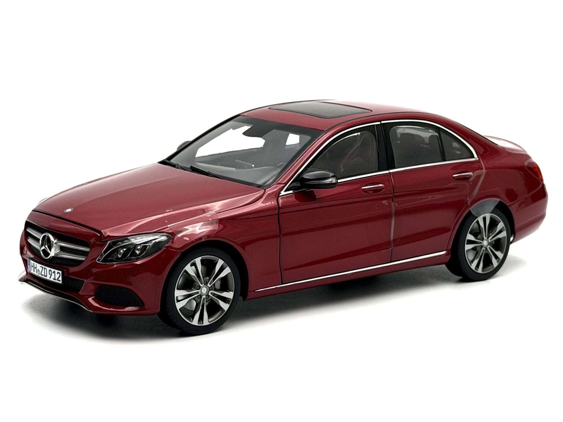 1:18 Mercedes-Benz C Class W205 Red Metallic 2015 - Norev