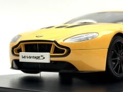 1:18 Aston Martin V12 Vantage S 2015 Yellow Tang 70252- Autoart