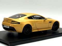 1:18 Aston Martin V12 Vantage S 2015 Yellow Tang 70252- Autoart