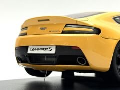 1:18 Aston Martin V12 Vantage S 2015 Yellow Tang 70252- Autoart