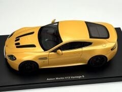 1:18 Aston Martin V12 Vantage S 2015 Yellow Tang 70252- Autoart
